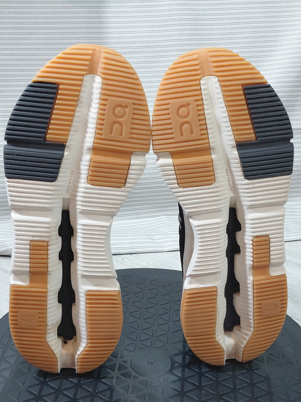 On Running Womens Cloudnova Form 2 Lifestyle Athletic Shoes Black Ivory SIZE 6 - Picture 10 of 14